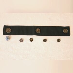 Vintage Delta Uniform Buttons Lot of 4 large and 4 small